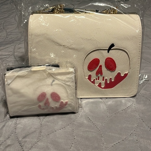 Poisoned Apple Crossbody – Snow White Purse & Coin Wallet - Picture 12 of 16